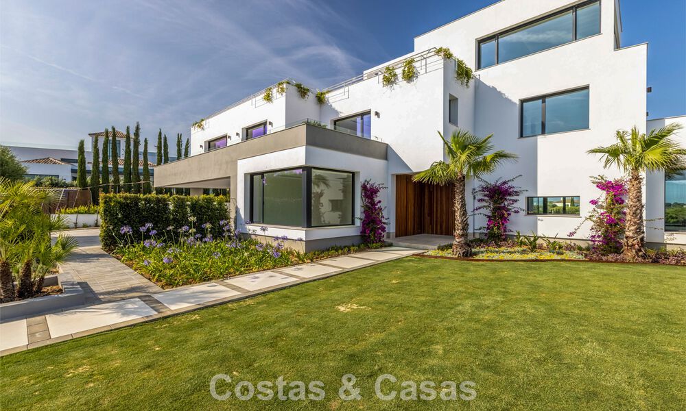Brand-new luxury villa with advanced contemporary design for sale in Sotogrande Alto, Costa del Sol 791889