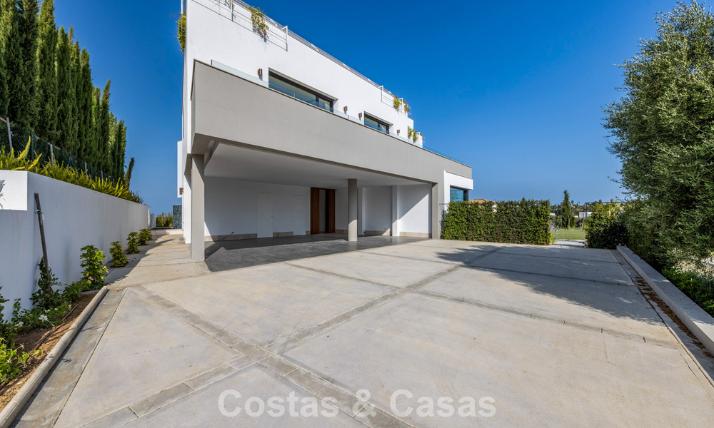 Brand-new luxury villa with advanced contemporary design for sale in Sotogrande Alto, Costa del Sol 791890