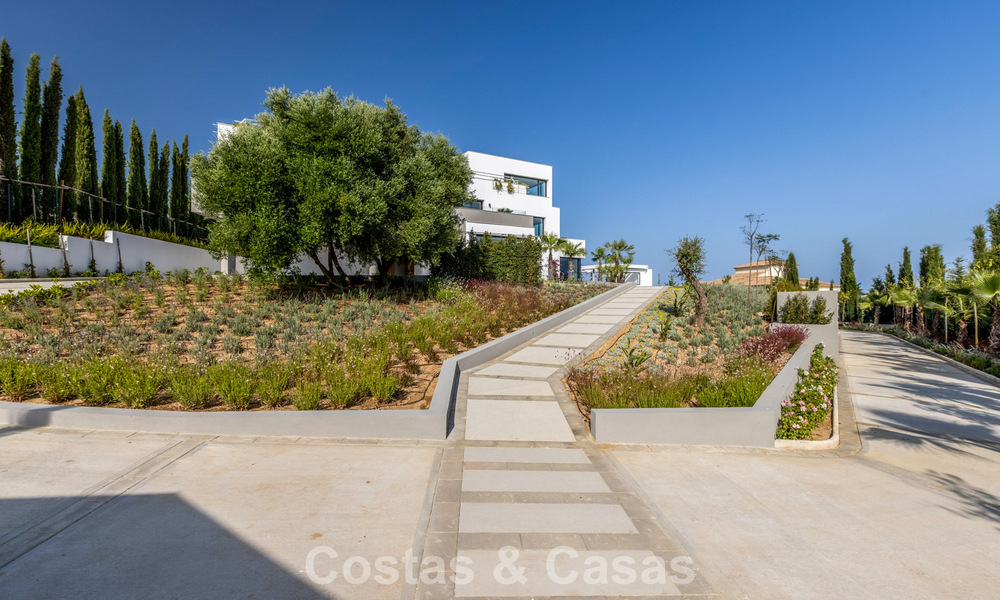 Brand-new luxury villa with advanced contemporary design for sale in Sotogrande Alto, Costa del Sol 791893