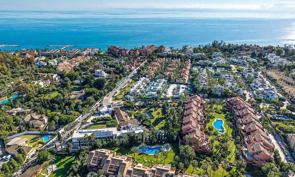 Move-in ready apartment for sale in an exclusive beachside urbanisation between Puerto Banús and San Pedro, Marbella 792032