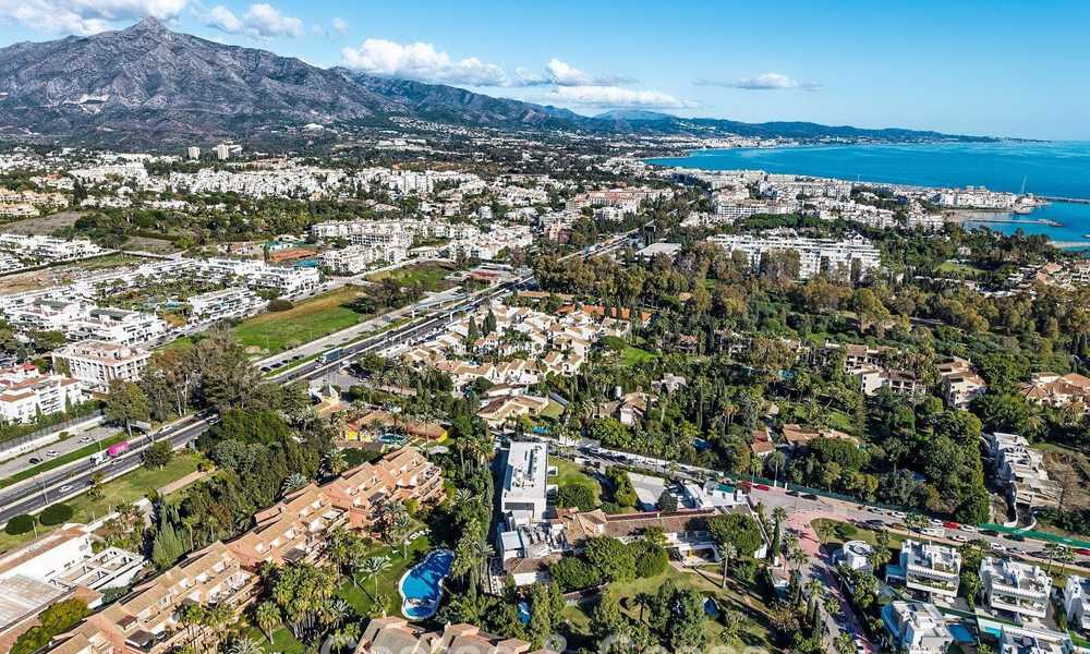 Move-in ready apartment for sale in an exclusive beachside urbanisation between Puerto Banús and San Pedro, Marbella 792033