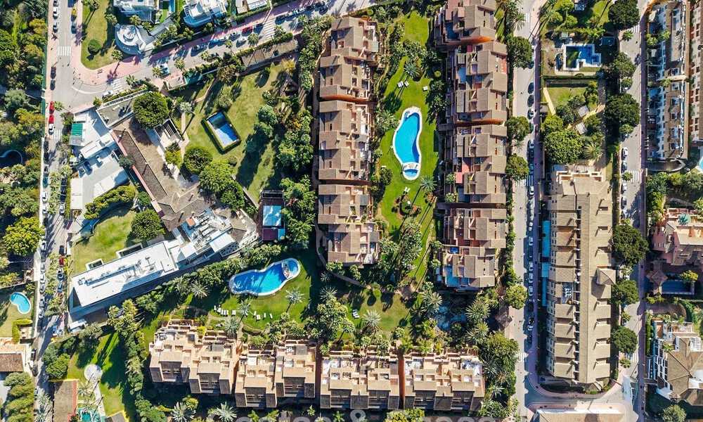 Move-in ready apartment for sale in an exclusive beachside urbanisation between Puerto Banús and San Pedro, Marbella 792034