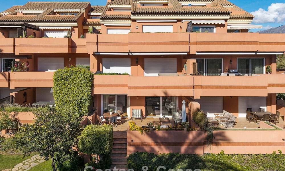 Move-in ready apartment for sale in an exclusive beachside urbanisation between Puerto Banús and San Pedro, Marbella 792039