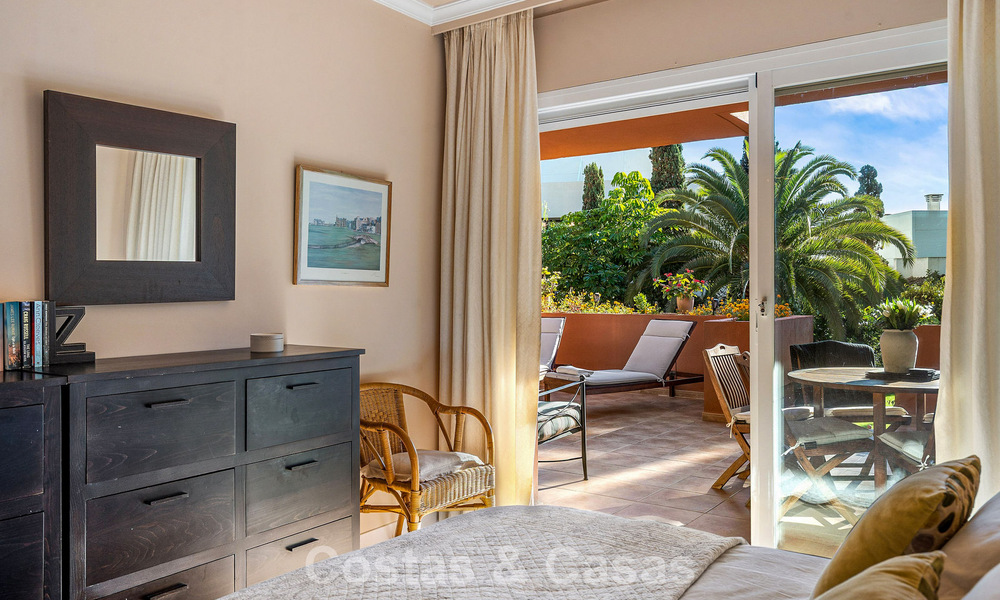 Move-in ready apartment for sale in an exclusive beachside urbanisation between Puerto Banús and San Pedro, Marbella 792041