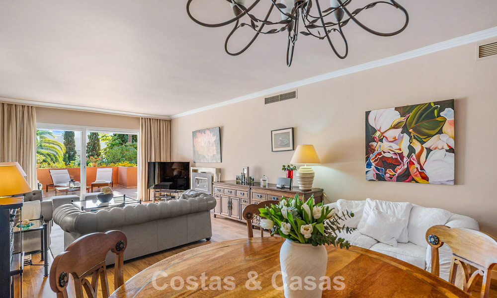Move-in ready apartment for sale in an exclusive beachside urbanisation between Puerto Banús and San Pedro, Marbella 792047
