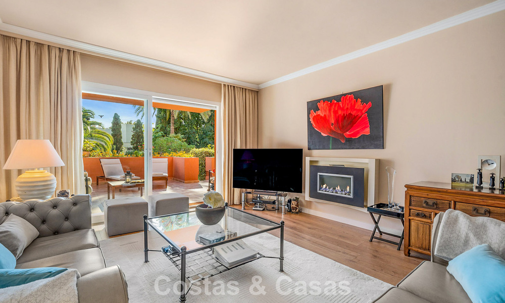 Move-in ready apartment for sale in an exclusive beachside urbanisation between Puerto Banús and San Pedro, Marbella 792050