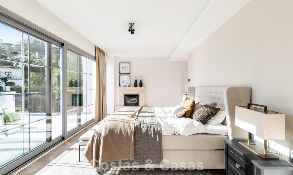 Luxuriously renovated classy villa for sale in a golf resort in Marbella - Benahavís 792008