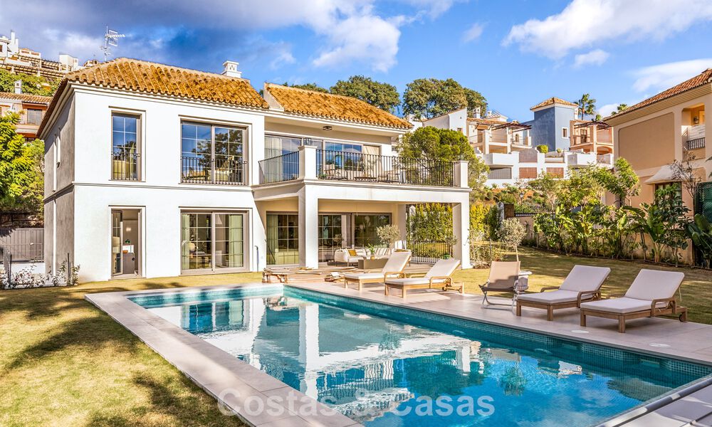 Luxuriously renovated classy villa for sale in a golf resort in Marbella - Benahavís 792012