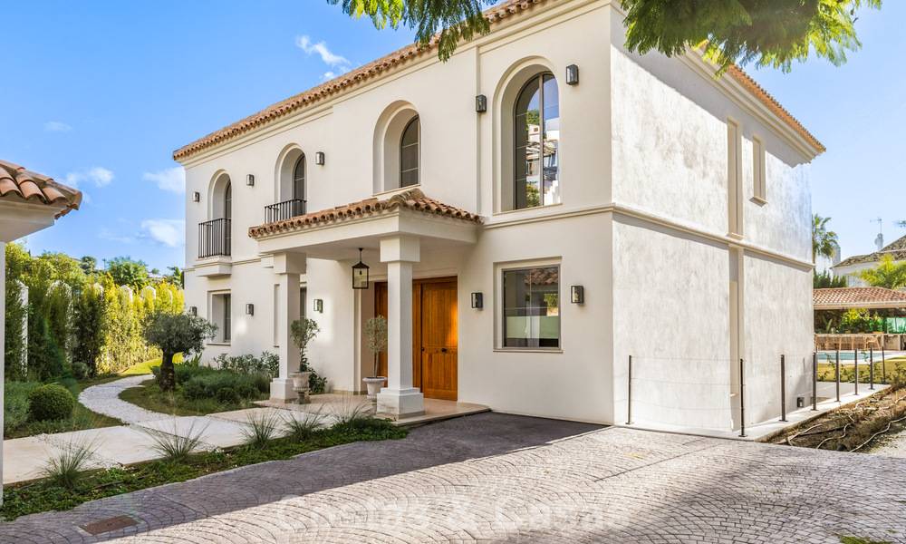 Luxuriously renovated classy villa for sale in a golf resort in Marbella - Benahavís 792055