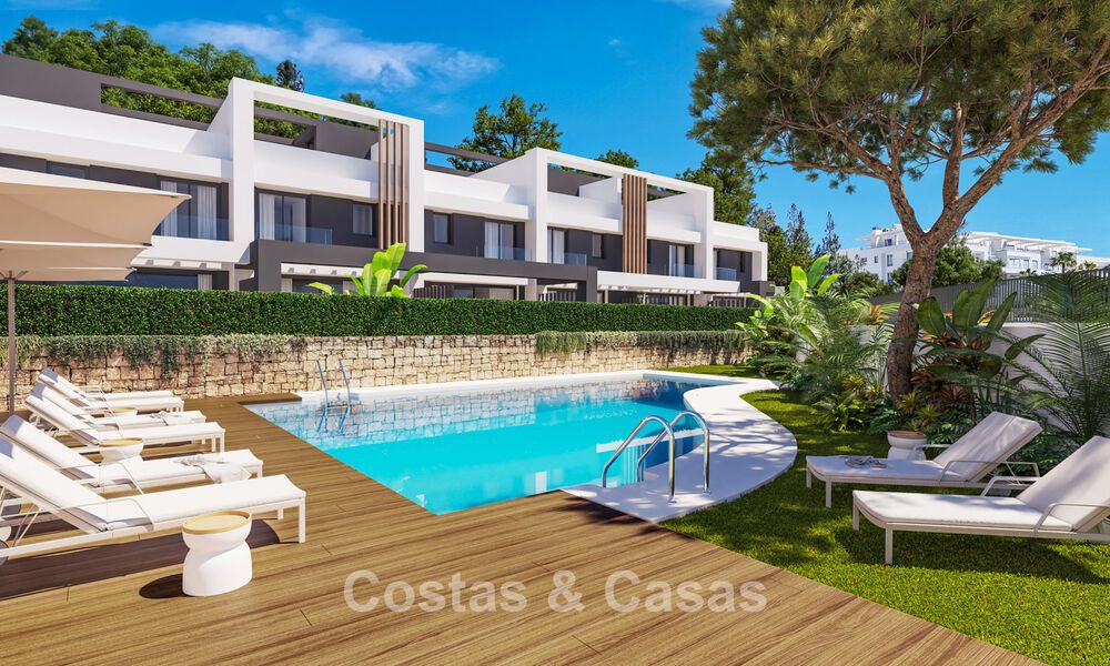 Contemporary townhouses with modern design for sale in a golf setting in Mijas Costa, Costa del Sol 791820