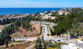 Contemporary townhouses with modern design for sale in a golf setting in Mijas Costa, Costa del Sol 791837 