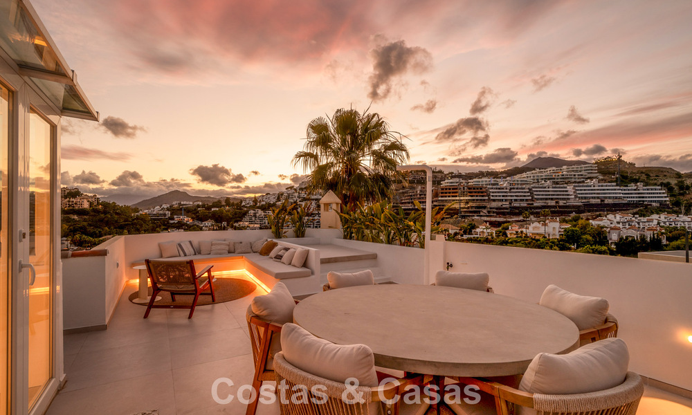 Elegant duplex penthouse with panoramic views for sale in La Quinta, Marbella - Benahavís 791936