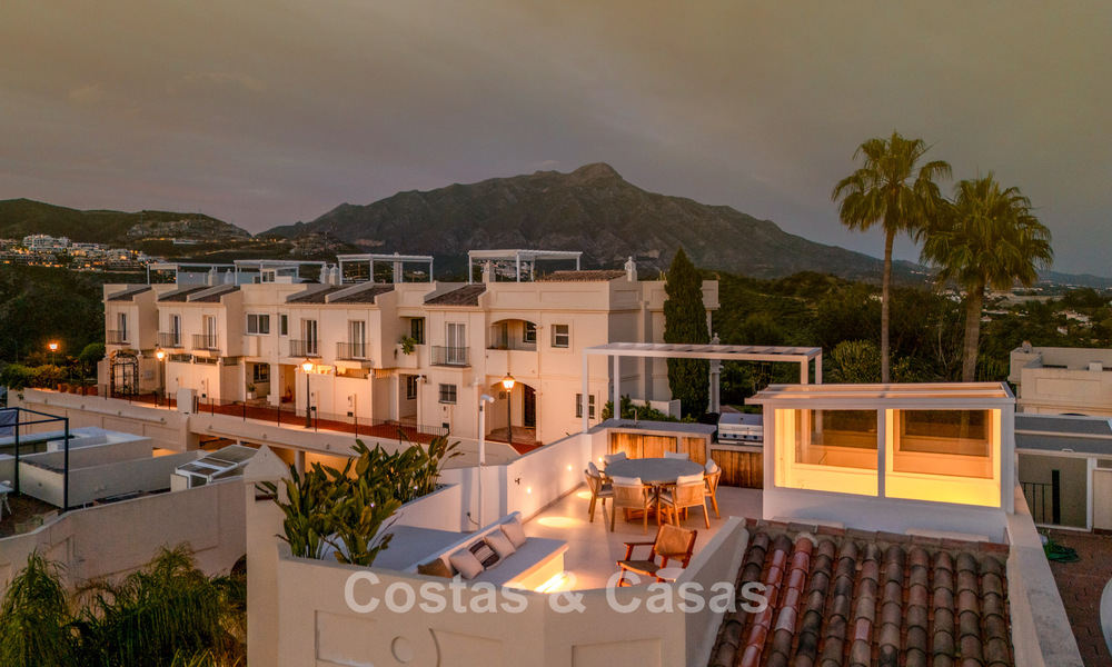Elegant duplex penthouse with panoramic views for sale in La Quinta, Marbella - Benahavís 791940