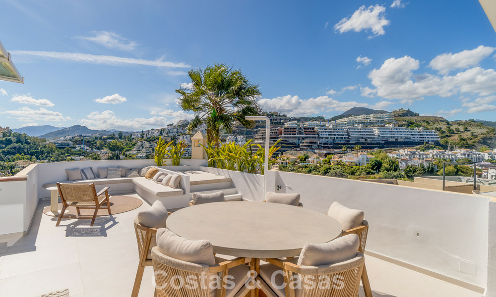 Elegant duplex penthouse with panoramic views for sale in La Quinta, Marbella - Benahavís 791946