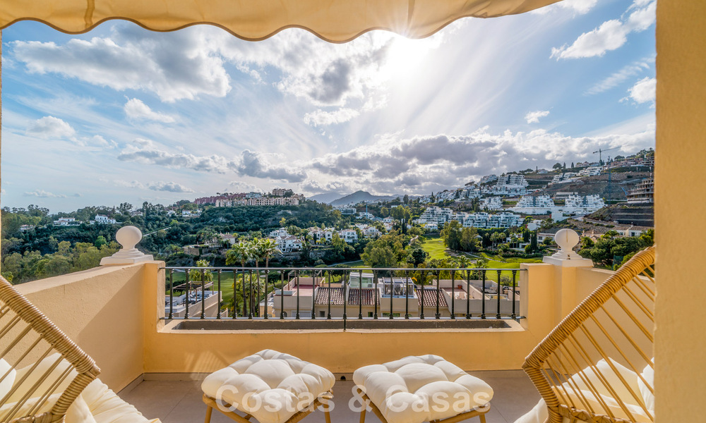Elegant duplex penthouse with panoramic views for sale in La Quinta, Marbella - Benahavís 791963