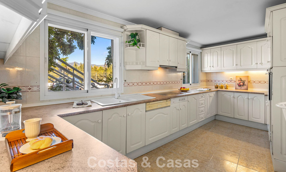 Very spacious garden apartment for sale in a beachfront complex on the New Golden Mile between Marbella and Estepona 792108