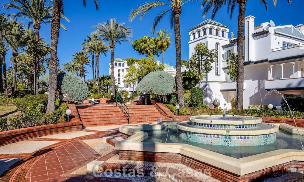 Very spacious garden apartment for sale in a beachfront complex on the New Golden Mile between Marbella and Estepona 792112