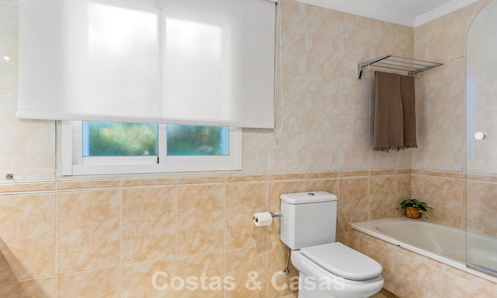 Very spacious garden apartment for sale in a beachfront complex on the New Golden Mile between Marbella and Estepona 792125