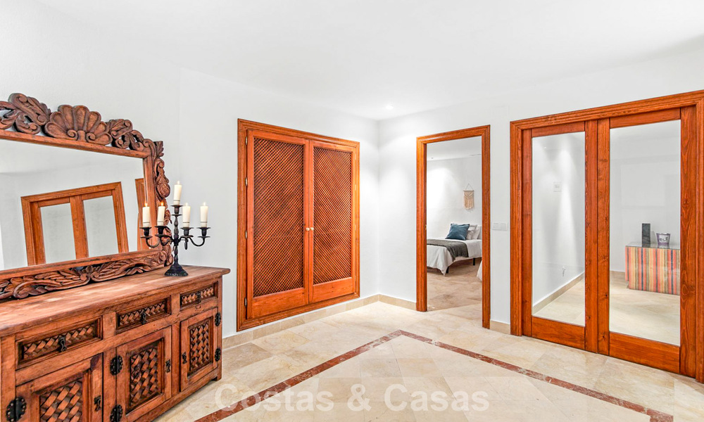 Very spacious garden apartment for sale in a beachfront complex on the New Golden Mile between Marbella and Estepona 792129