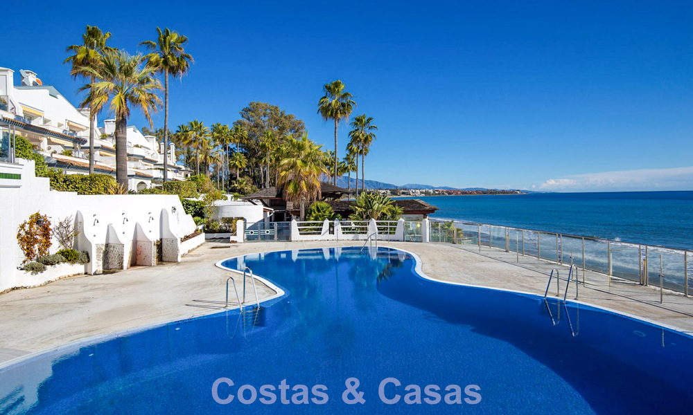 Very spacious garden apartment for sale in a beachfront complex on the New Golden Mile between Marbella and Estepona 792134