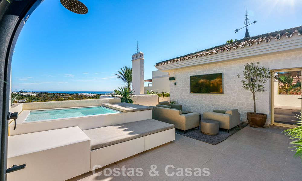 Contemporary renovated duplex penthouse with private pool and panoramic sea views in Nueva Andalucía, Marbella 792150