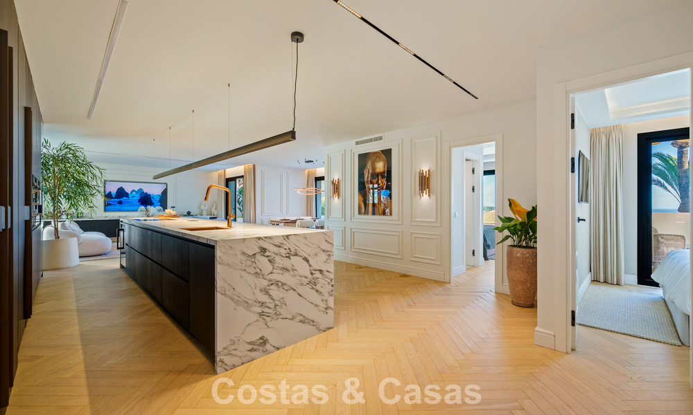 Contemporary renovated duplex penthouse with private pool and panoramic sea views in Nueva Andalucía, Marbella 792154