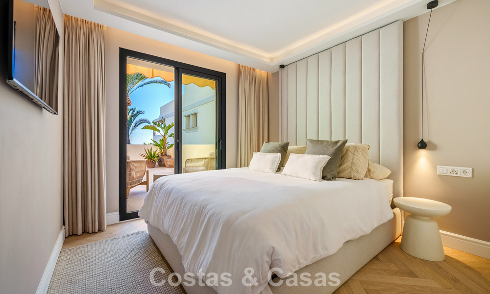 Contemporary renovated duplex penthouse with private pool and panoramic sea views in Nueva Andalucía, Marbella 792155