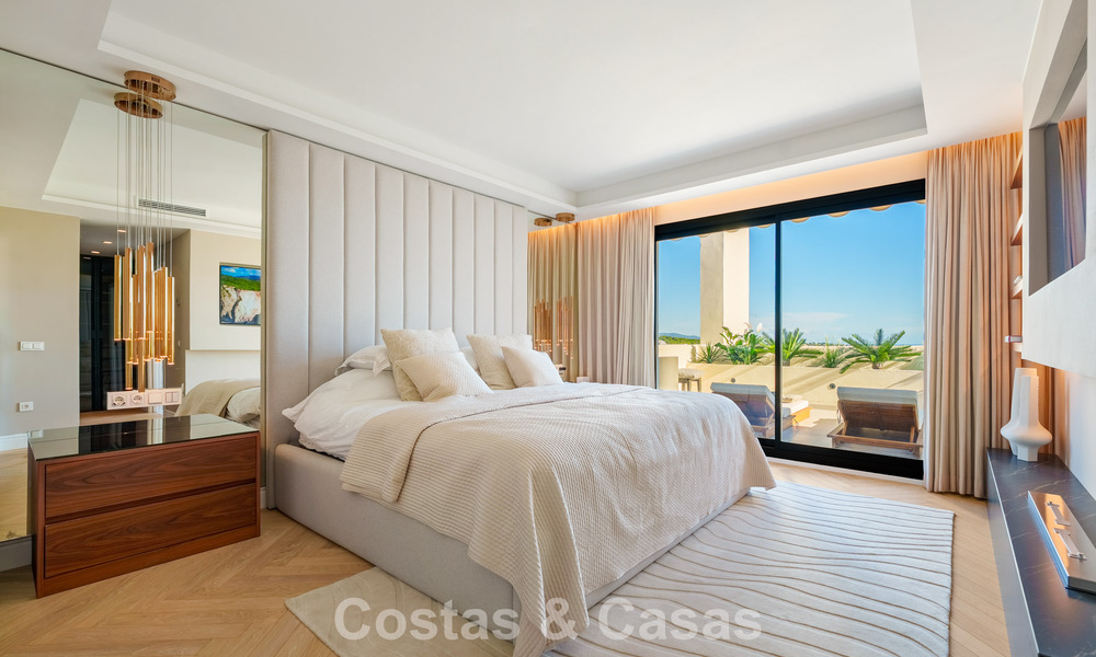 Contemporary renovated duplex penthouse with private pool and panoramic sea views in Nueva Andalucía, Marbella 792170