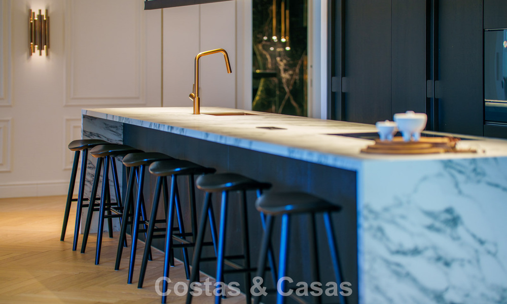 Contemporary renovated duplex penthouse with private pool and panoramic sea views in Nueva Andalucía, Marbella 792173