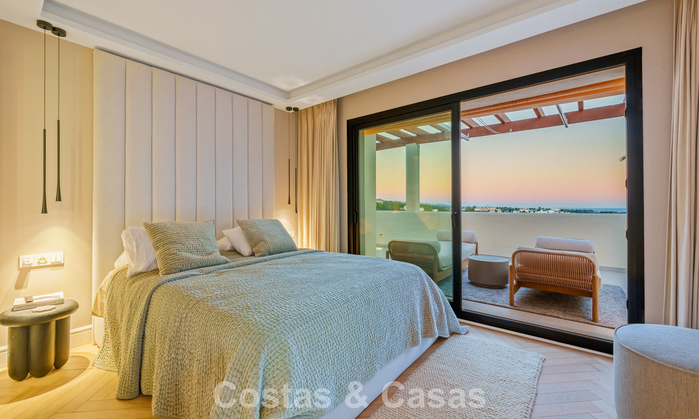 Contemporary renovated duplex penthouse with private pool and panoramic sea views in Nueva Andalucía, Marbella 792178