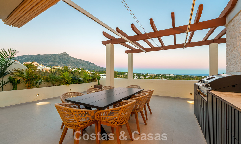 Contemporary renovated duplex penthouse with private pool and panoramic sea views in Nueva Andalucía, Marbella 792180