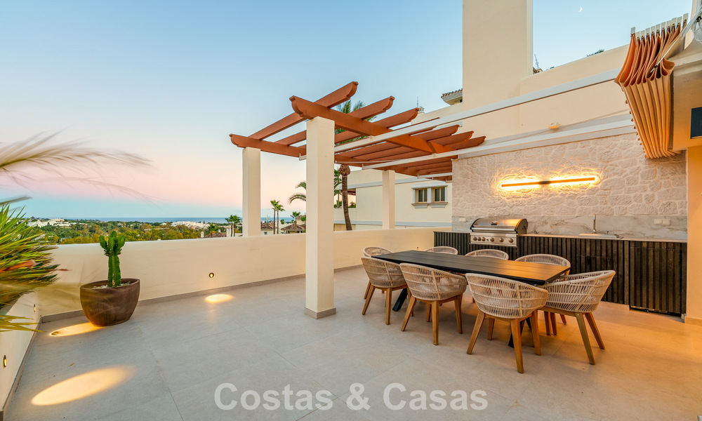 Contemporary renovated duplex penthouse with private pool and panoramic sea views in Nueva Andalucía, Marbella 792181