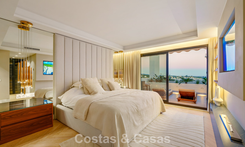 Contemporary renovated duplex penthouse with private pool and panoramic sea views in Nueva Andalucía, Marbella 792182