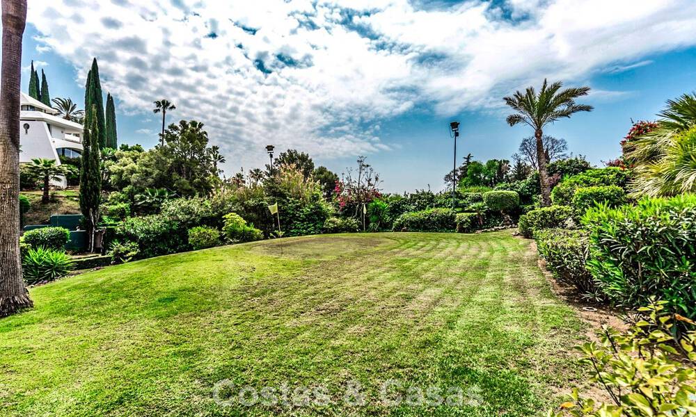 Elegant 4-bedroom corner townhouse for sale in a gated and secure community in Nueva Andalucía, Marbella 792233