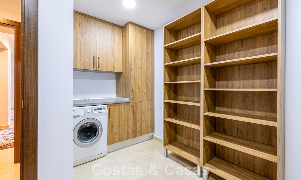 Elegant 4-bedroom corner townhouse for sale in a gated and secure community in Nueva Andalucía, Marbella 792239