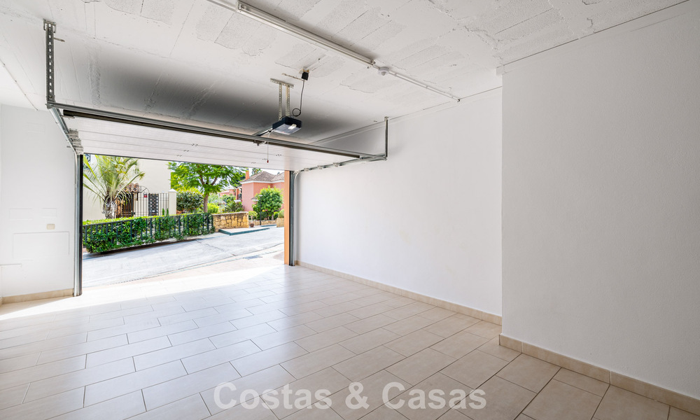 Elegant 4-bedroom corner townhouse for sale in a gated and secure community in Nueva Andalucía, Marbella 792240