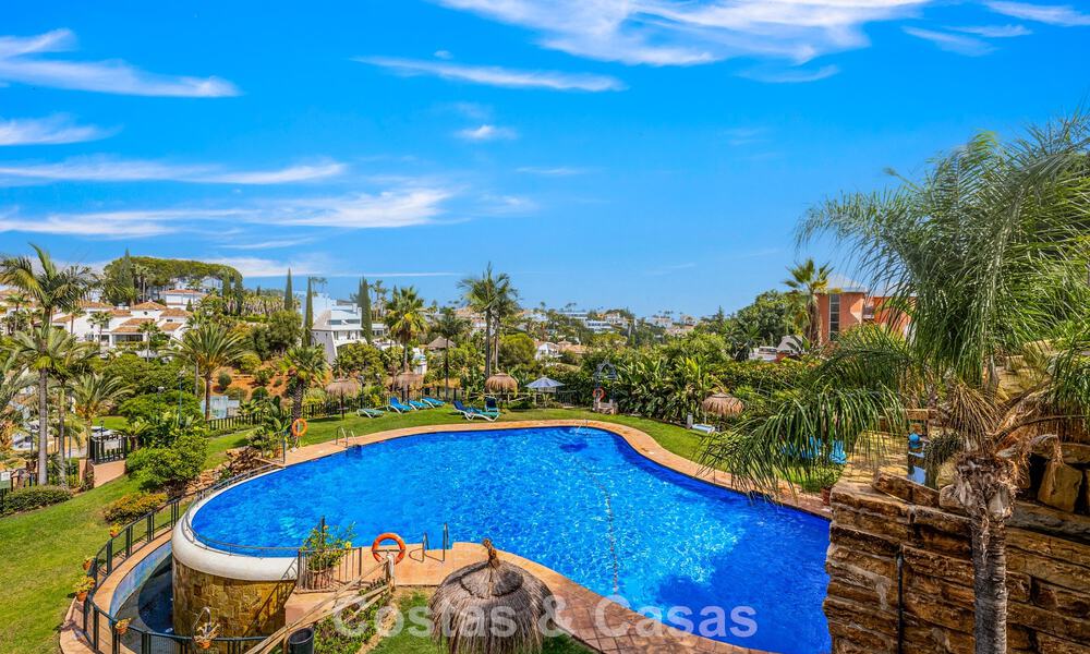 Elegant 4-bedroom corner townhouse for sale in a gated and secure community in Nueva Andalucía, Marbella 792243