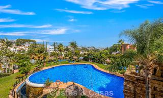 Elegant 4-bedroom corner townhouse for sale in a gated and secure community in Nueva Andalucía, Marbella 792243 
