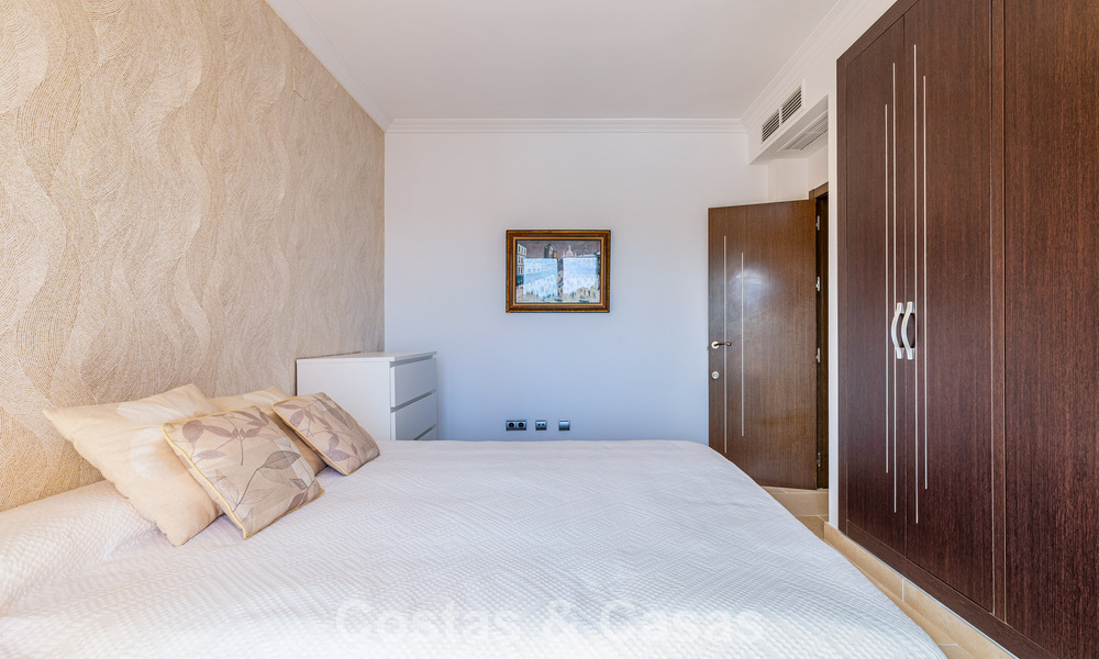 Elegant 4-bedroom corner townhouse for sale in a gated and secure community in Nueva Andalucía, Marbella 792246