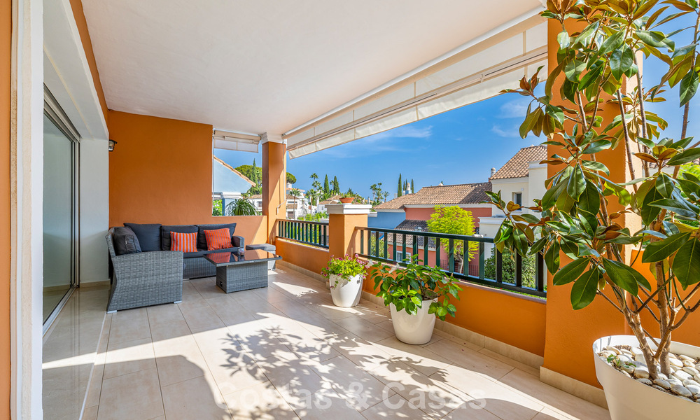 Elegant 4-bedroom corner townhouse for sale in a gated and secure community in Nueva Andalucía, Marbella 792263