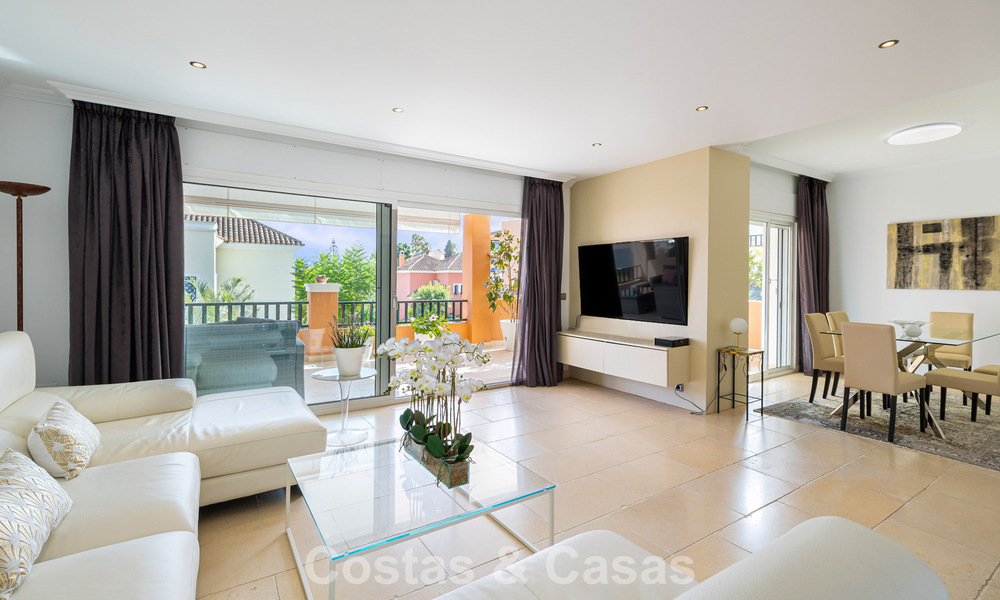 Elegant 4-bedroom corner townhouse for sale in a gated and secure community in Nueva Andalucía, Marbella 792268