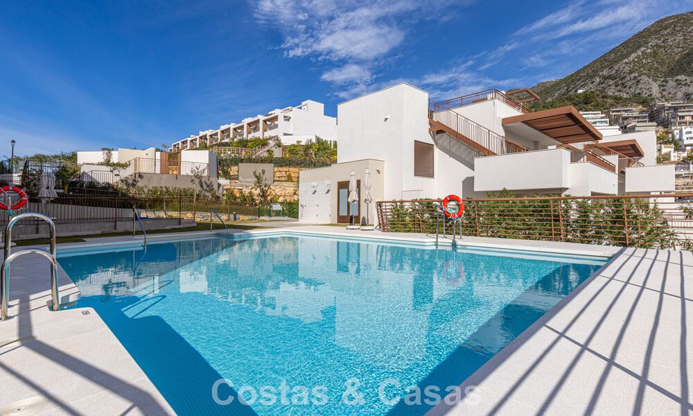 Modern penthouse for sale with panoramic views of the sea and Istán Lake, in the hills just above Marbella’s Golden Mile 792276