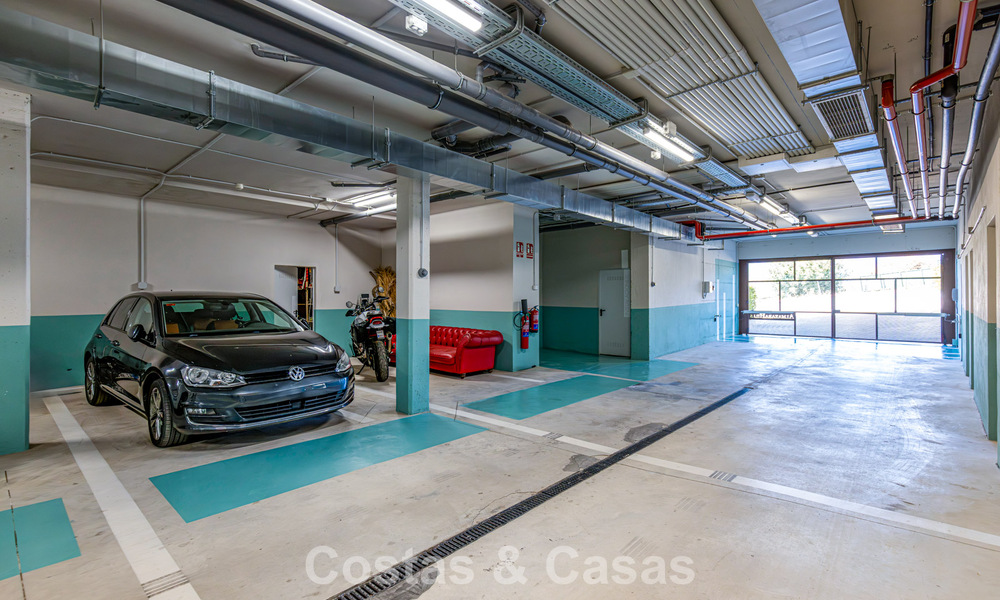 Modern penthouse for sale with panoramic views of the sea and Istán Lake, in the hills just above Marbella’s Golden Mile 792279