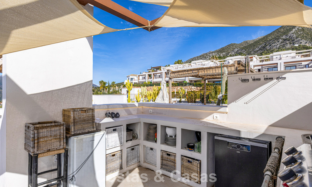 Modern penthouse for sale with panoramic views of the sea and Istán Lake, in the hills just above Marbella’s Golden Mile 792284