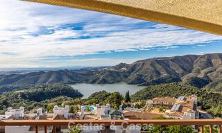 Modern penthouse for sale with panoramic views of the sea and Istán Lake, in the hills just above Marbella’s Golden Mile 792296 