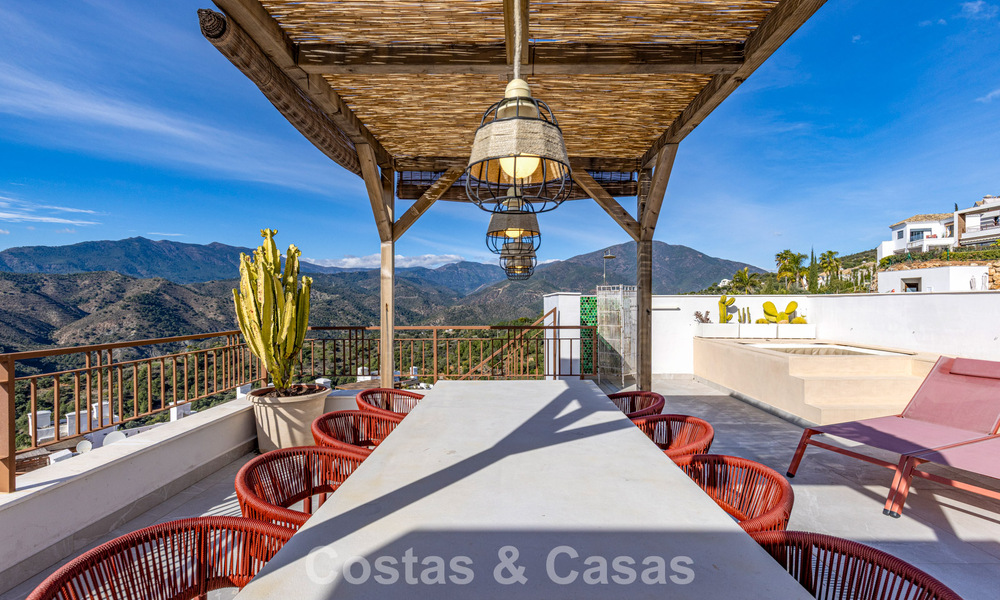 Modern penthouse for sale with panoramic views of the sea and Istán Lake, in the hills just above Marbella’s Golden Mile 792297