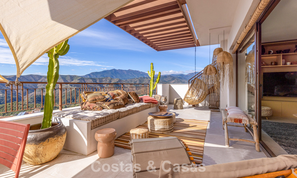 Modern penthouse for sale with panoramic views of the sea and Istán Lake, in the hills just above Marbella’s Golden Mile 792301