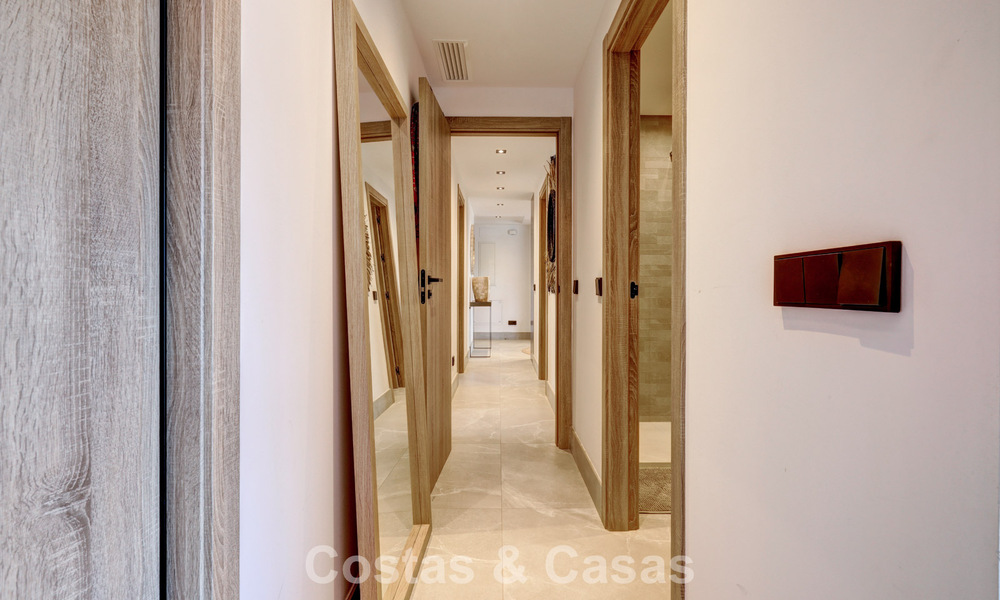 Modern penthouse for sale with panoramic views of the sea and Istán Lake, in the hills just above Marbella’s Golden Mile 792312