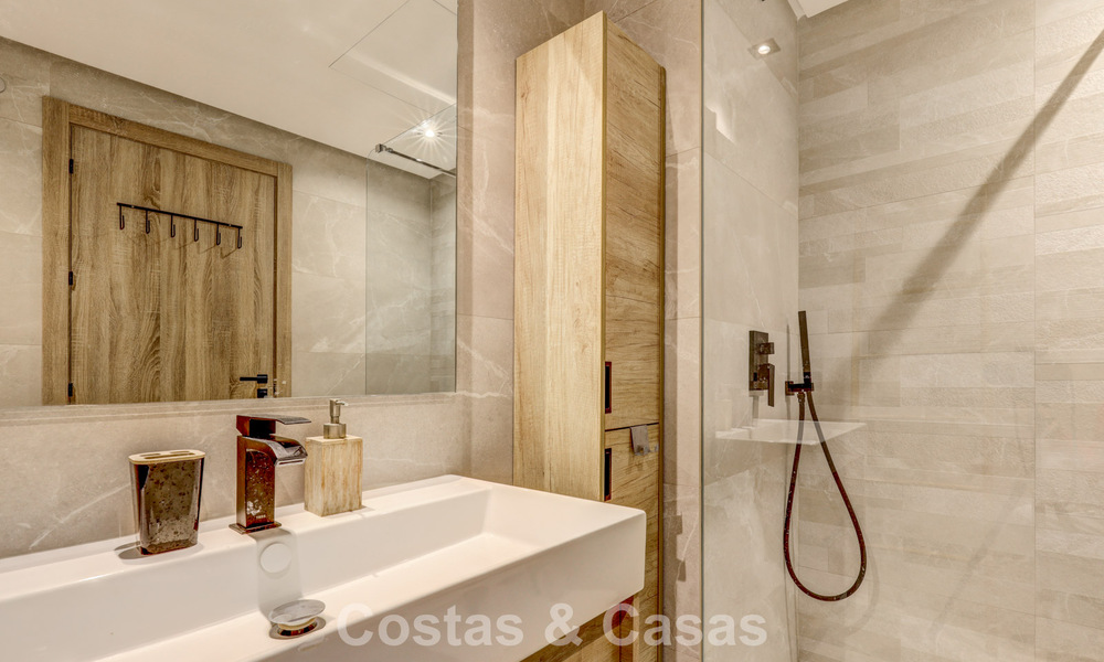 Modern penthouse for sale with panoramic views of the sea and Istán Lake, in the hills just above Marbella’s Golden Mile 792317