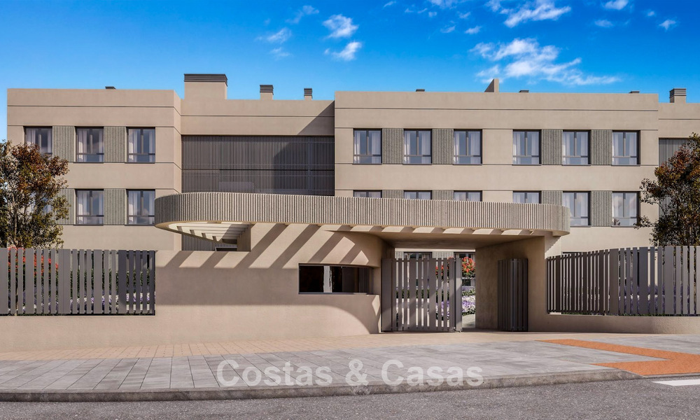 Exclusive off-plan apartments for sale in a modern golf development on the New Golden Mile between Marbella and Estepona 792342